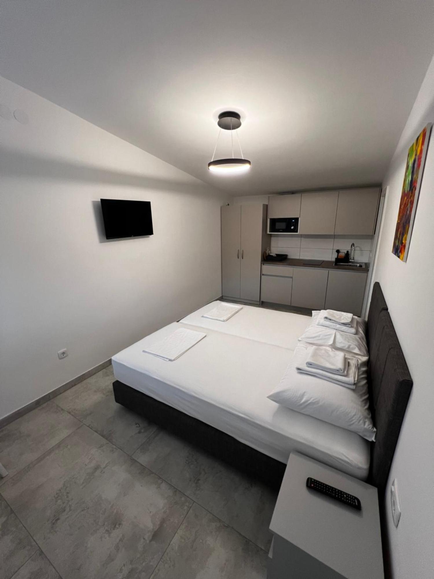 Apartmani Lovren Novalja Kültér fotó